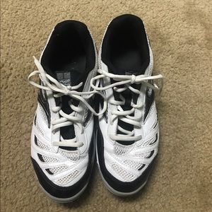 Mizuno volleyball shoes